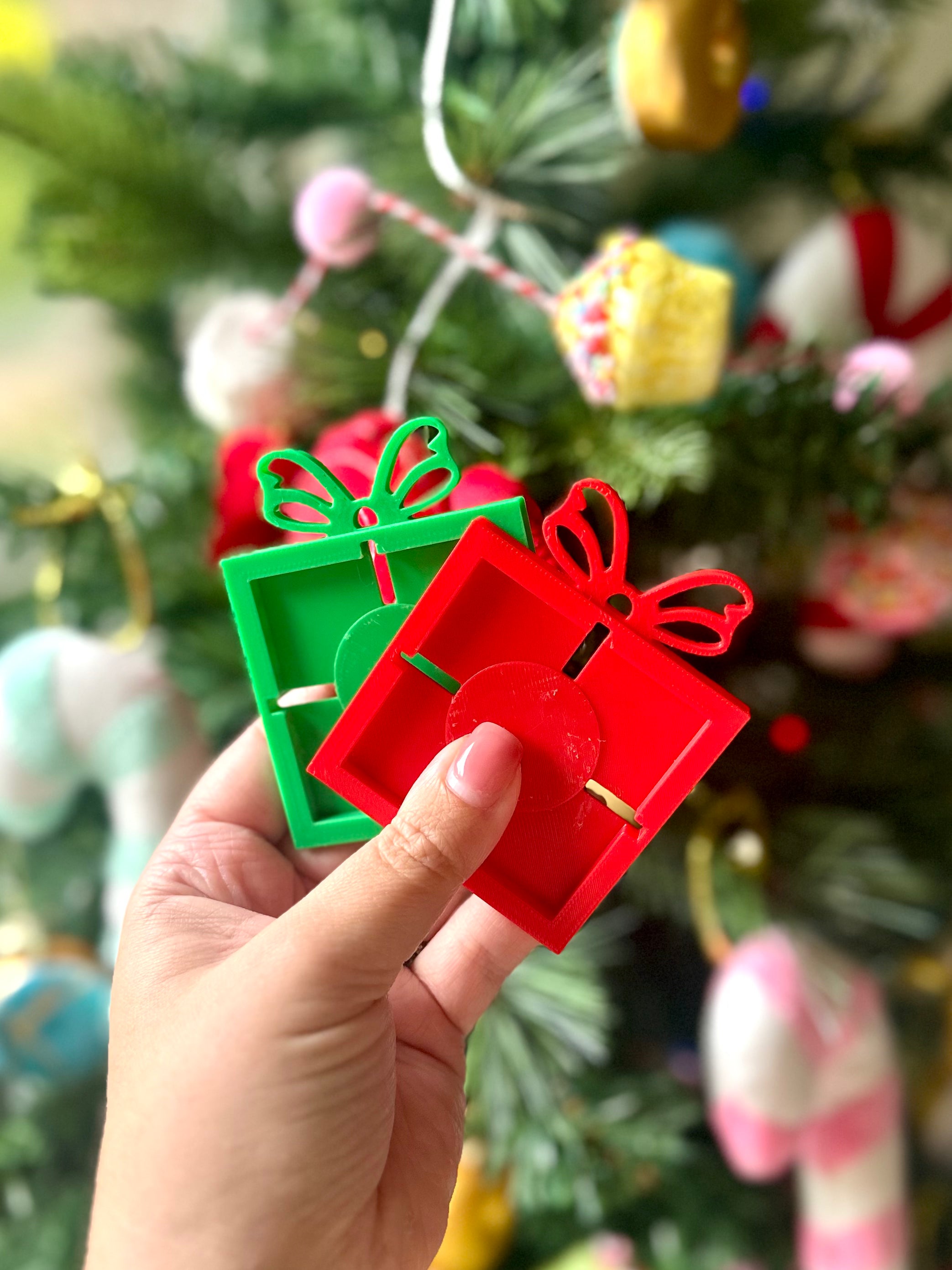 Christmas Ornament w/ Custom Photo Magnet